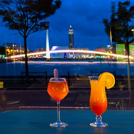 Hotel Mercure Centre Bassin Du Commerce 4*