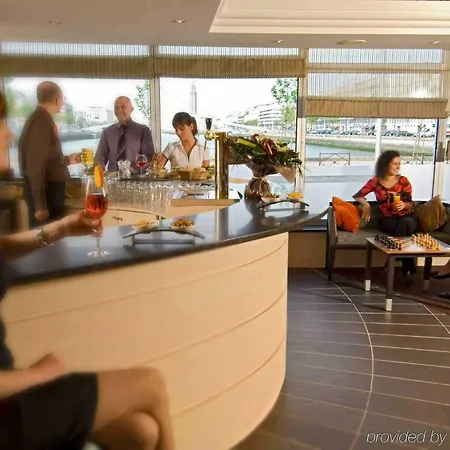 Mercure Centre Bassin Du Commerce فندق