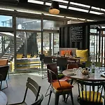 Otel Mercure Centre Bassin Du Commerce 4*