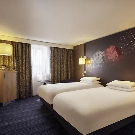 Hotel Mercure Centre Bassin Du Commerce 4*