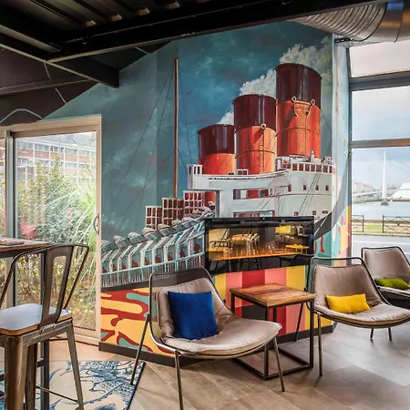 Отель Mercure Centre Bassin Du Commerce 4*