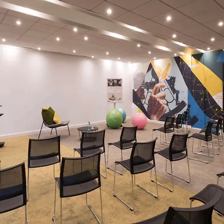 Отель Mercure Centre Bassin Du Commerce 4*