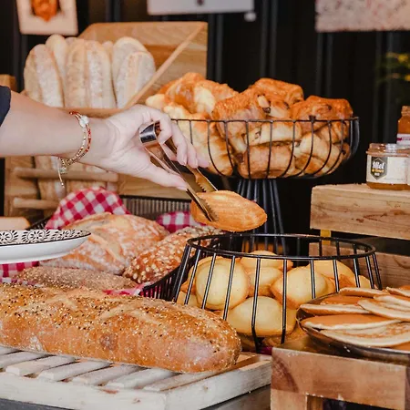 Mercure Centre Bassin Du Commerce Hotel