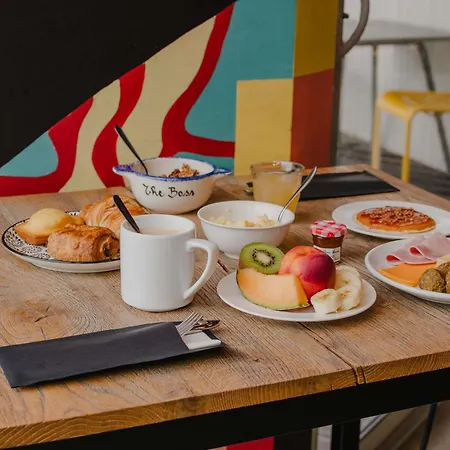 Mercure Centre Bassin Du Commerce Hotel 4*