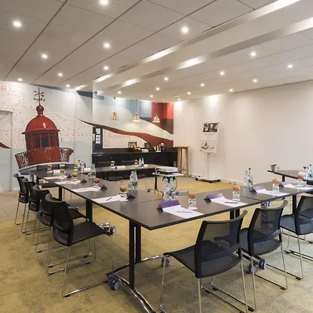 Hotel Mercure Centre Bassin Du Commerce 4*