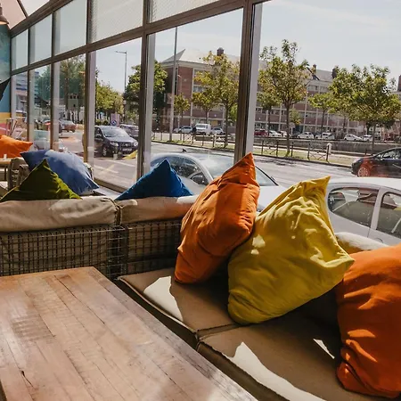 Mercure Centre Bassin Du Commerce Hotel 4*