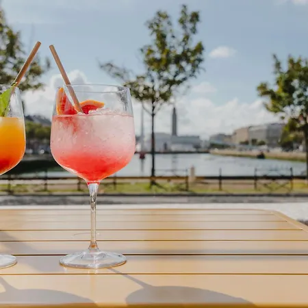 Hotel Mercure Centre Bassin Du Commerce 4*