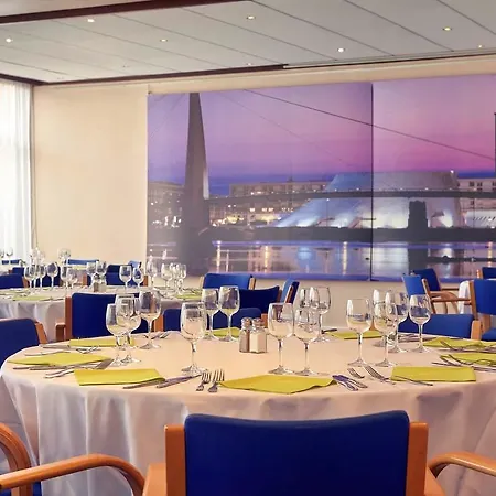 Mercure Centre Bassin Du Commerce Hotel 4*