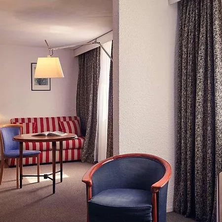 Mercure Centre Bassin Du Commerce Hotel 4*
