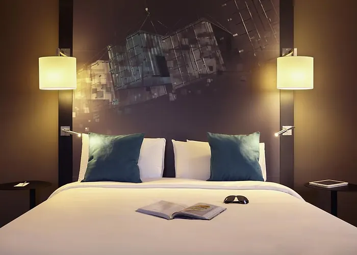 Hotel Mercure Centre Bassin Du Commerce 4*