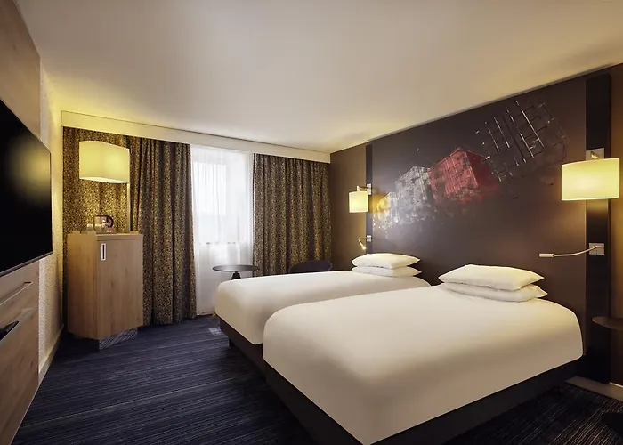 Hotel Mercure Centre Bassin Du Commerce 4*