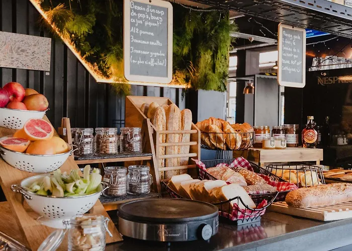 Mercure Centre Bassin Du Commerce Hotel 4*