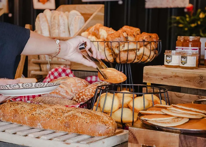 Mercure Centre Bassin Du Commerce Hotel