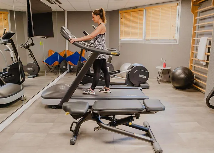 Hotel Mercure Centre Bassin Du Commerce 4*