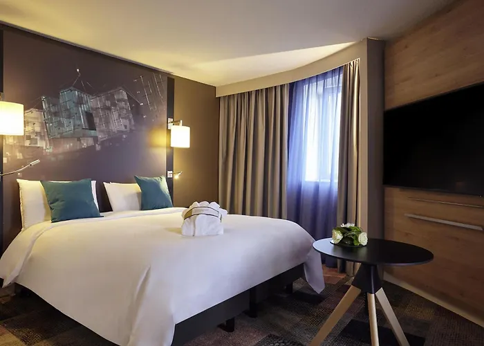 Mercure Centre Bassin Du Commerce 4*