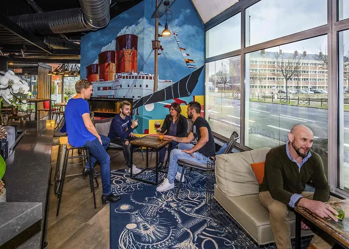Mercure Centre Bassin Du Commerce Hotel 4*