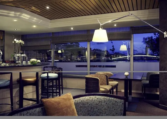 Mercure Centre Bassin Du Commerce