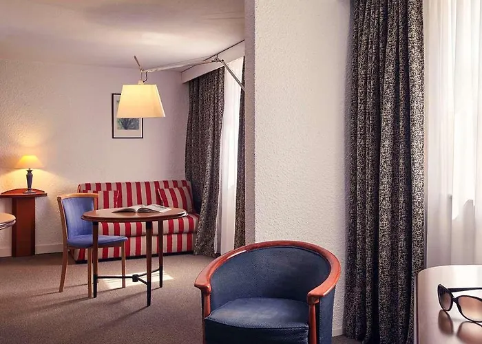 Mercure Centre Bassin Du Commerce Hotel 4*
